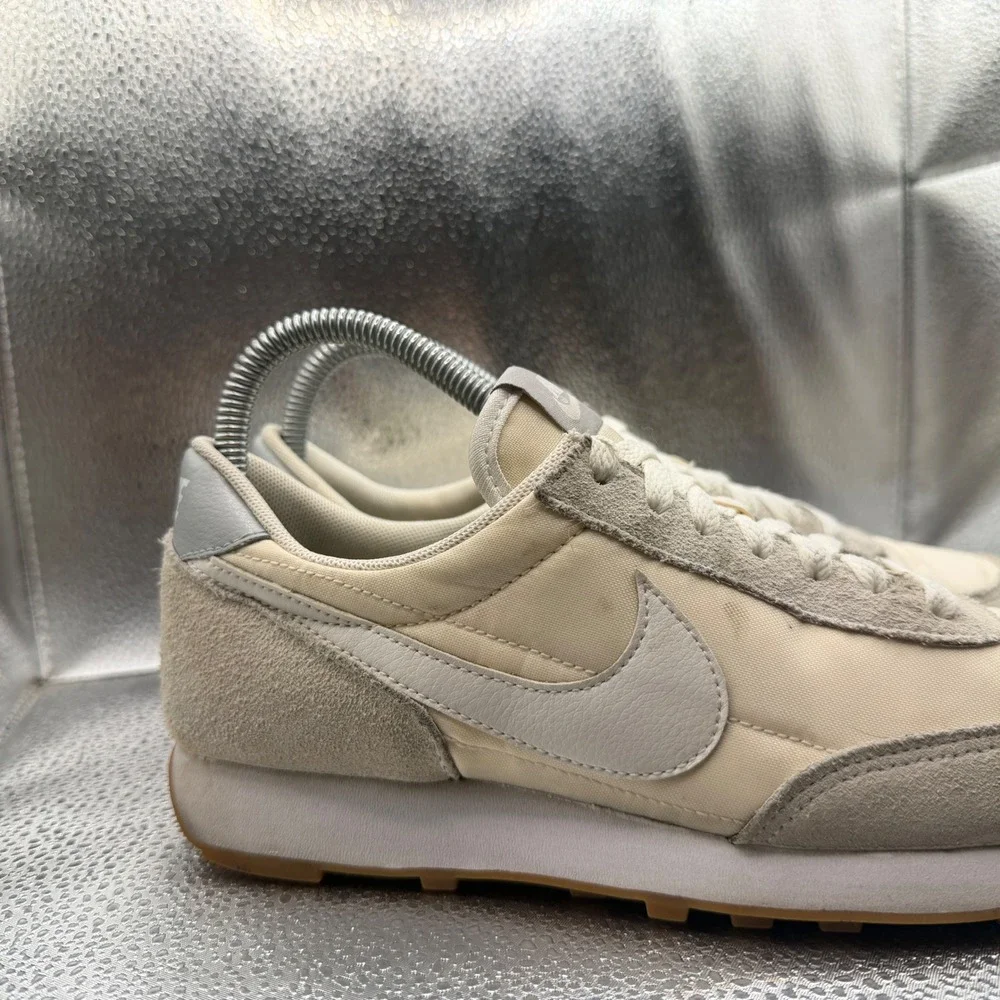 Size 8.5‎ Nike Daybreak Sneakers Womens Cream Good Suede Nylon Waffle Outsole